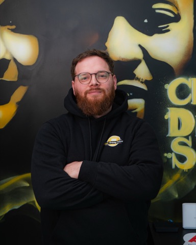 Alex, enseignant de la conduite