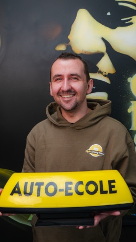 Xavier, enseignant de la conduite
